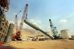 عملیات نصب برج T8001 پتروشیمی متانول آپادانا خلیج فارس